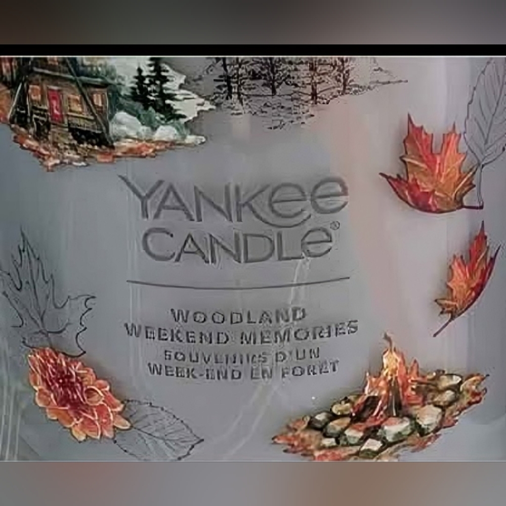 Yankee Candle Woodland Weekend Meadows - Gray and Silver - Picture 2 of 2